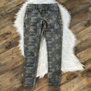 Maurice’s womens camouflage jeans size Small regular